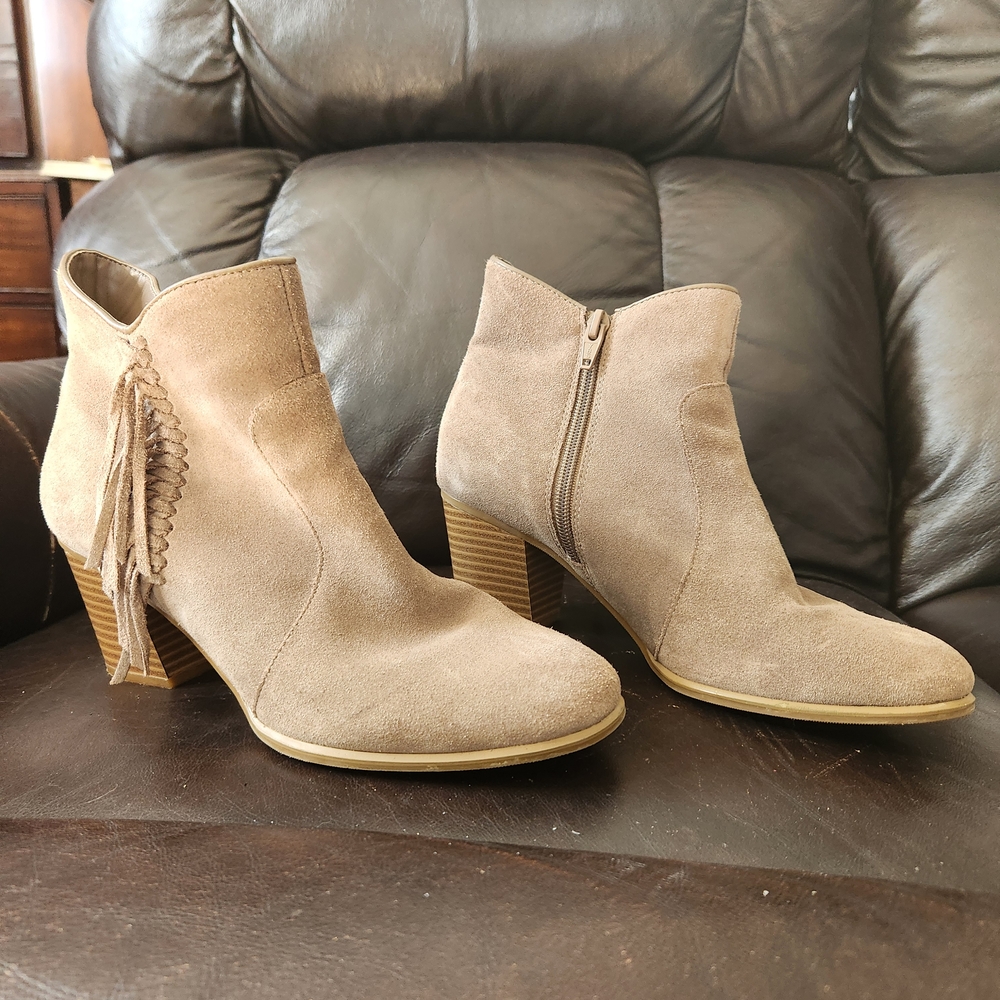 Elegant Tan Suede Ankle Boots